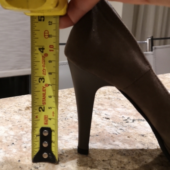 Classic pump NWOT - Picture 11 of 12